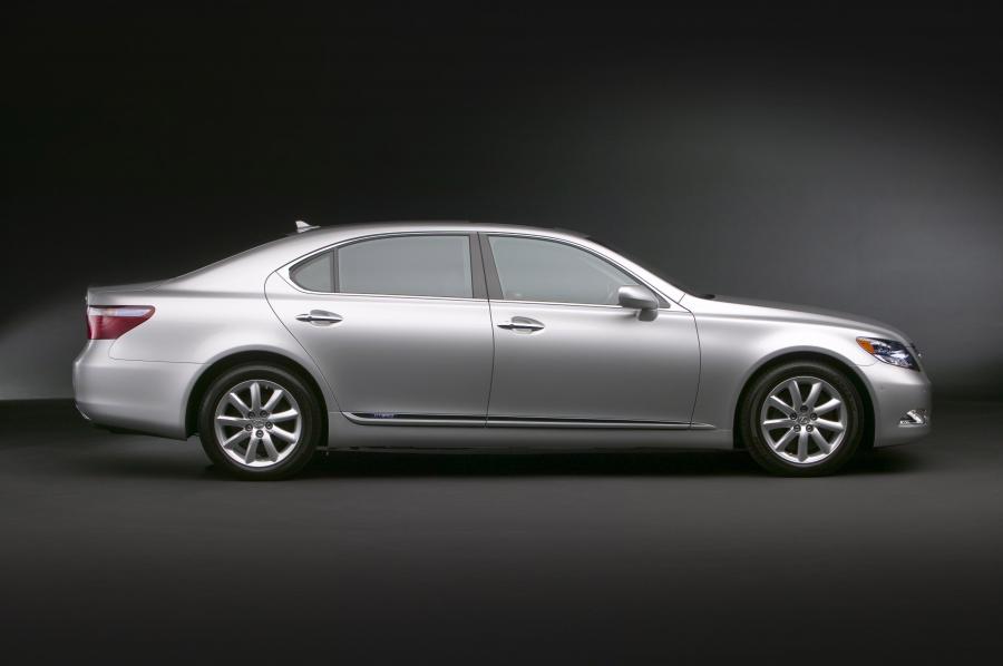  Lexus LS600h L 2008 года  (фото 23 из 34)
